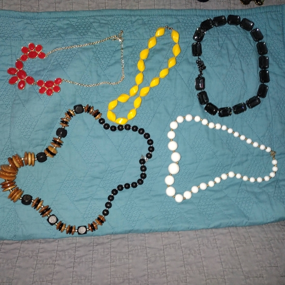 Jewelry - Picture 3 of 6